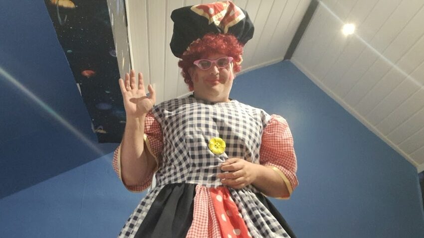 Hire pantomime Dame in Blackpool, Liverpool, Blackburn and other nearby areas